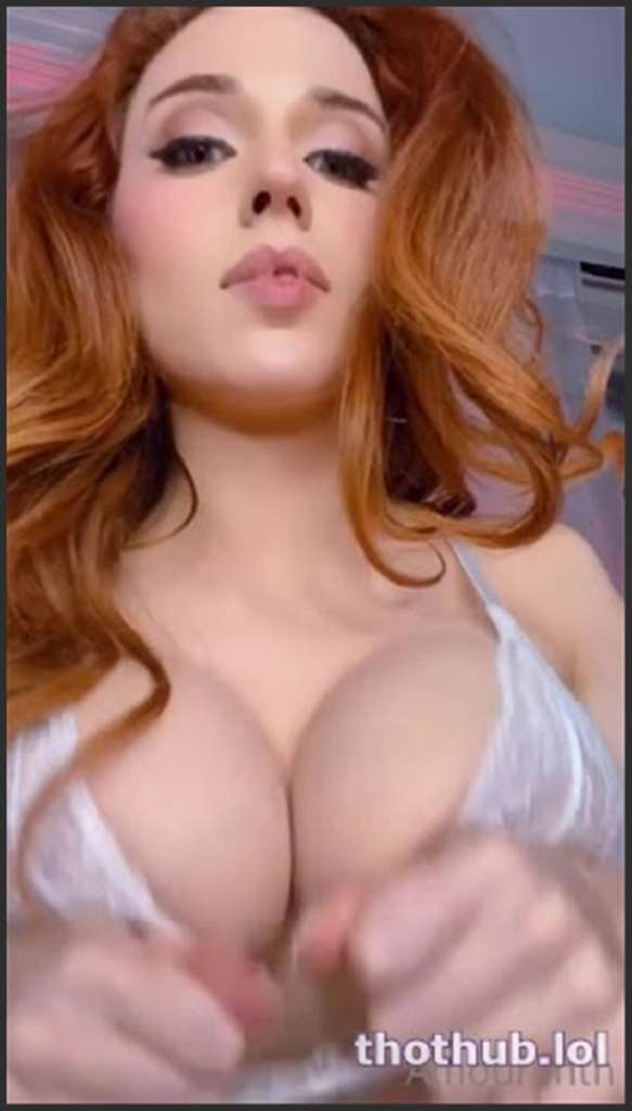 Amouranth braucht einen großen schwarzen Schwanz