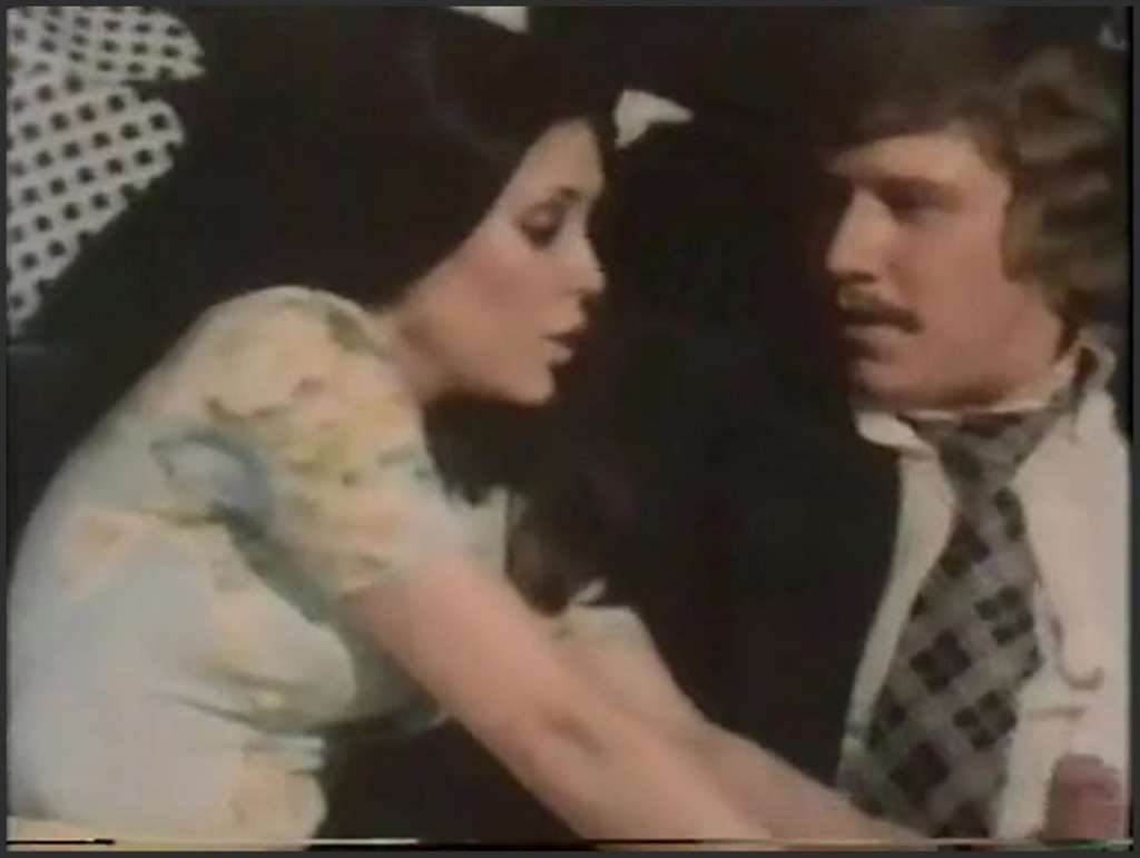 Patricia Rhombergs große Hörner verdienen in einem Pfandhaus Geld mit ihrer Muschi